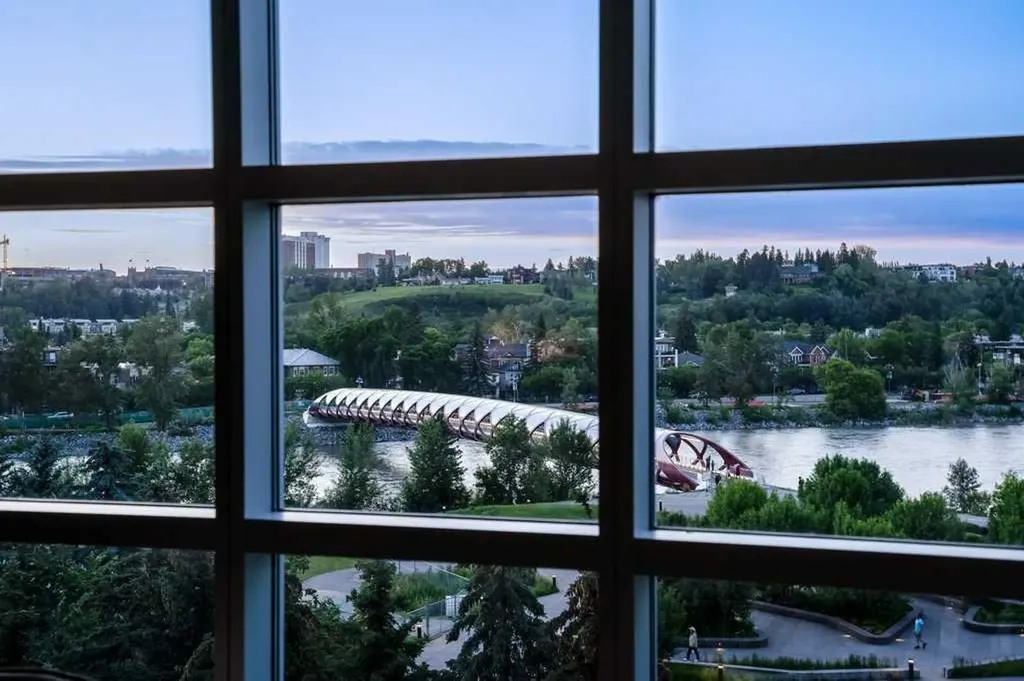 110 7 Street SW Calgary AB T2P 5M9
