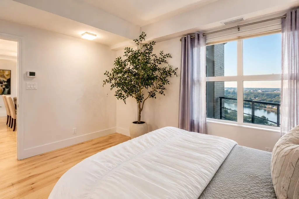 110 7 Street SW Calgary AB T2P 5M9