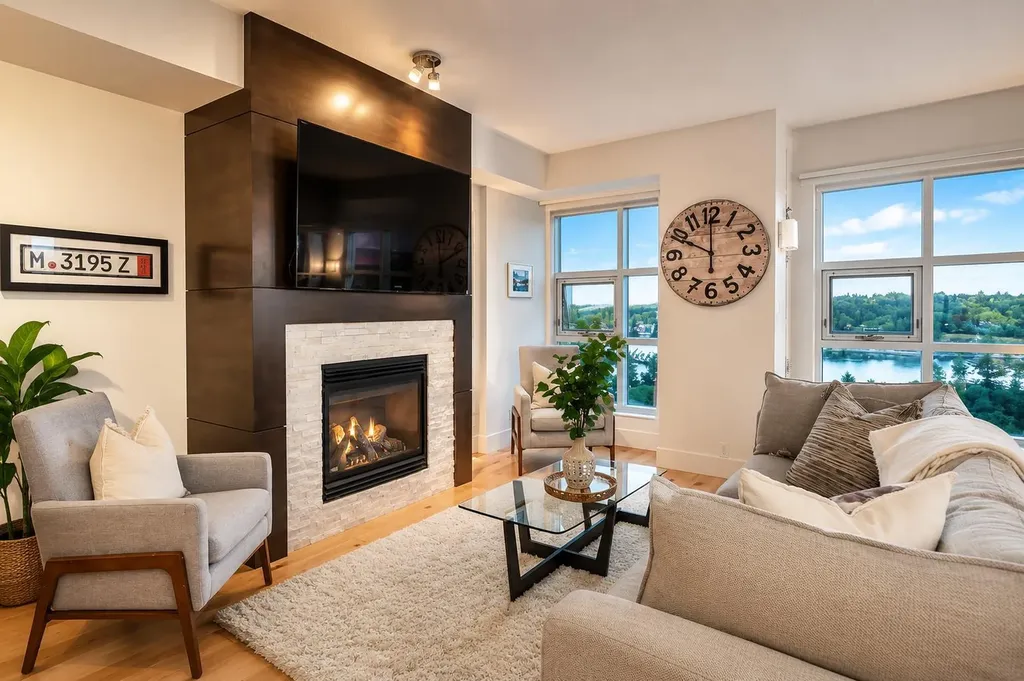 110 7 Street SW Calgary AB T2P 5M9