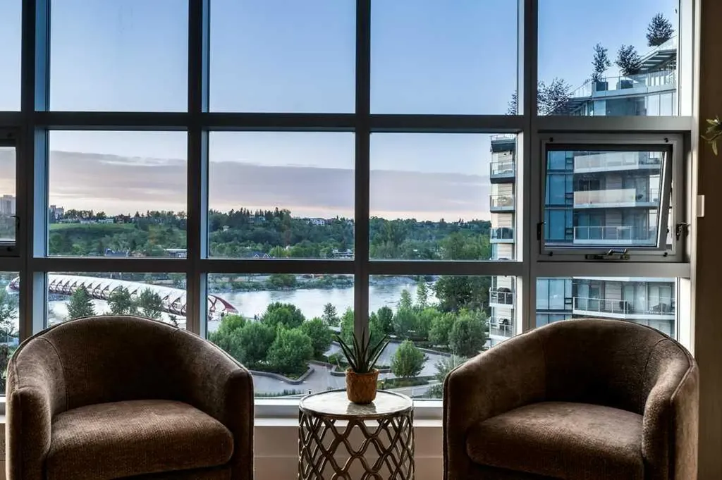 110 7 Street SW Calgary AB T2P 5M9