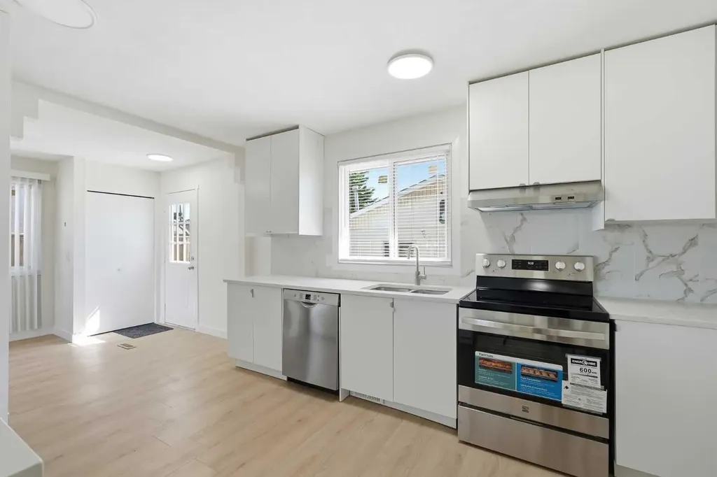 532 Rundleridge Drive NE Calgary AB t1y2k7