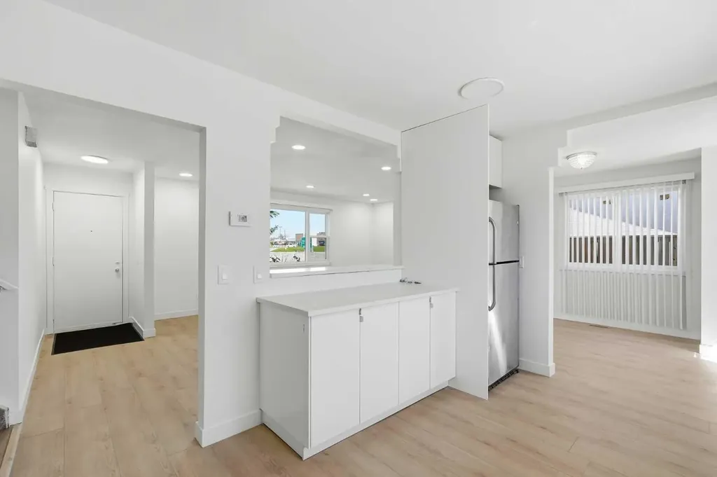 532 Rundleridge Drive NE Calgary AB t1y2k7