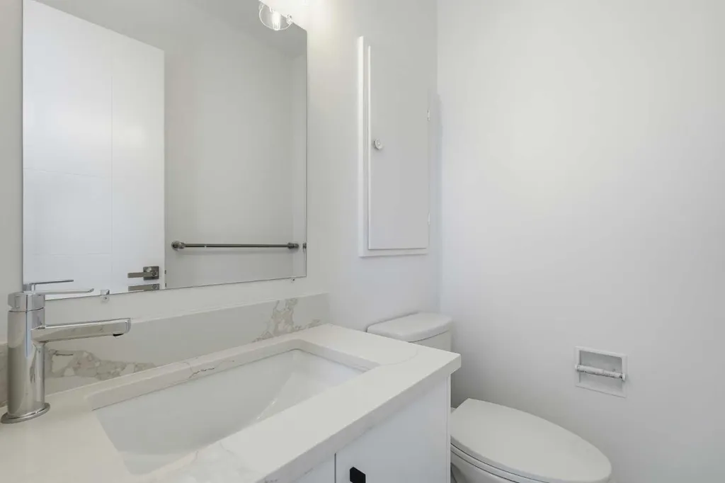 532 Rundleridge Drive NE Calgary AB t1y2k7