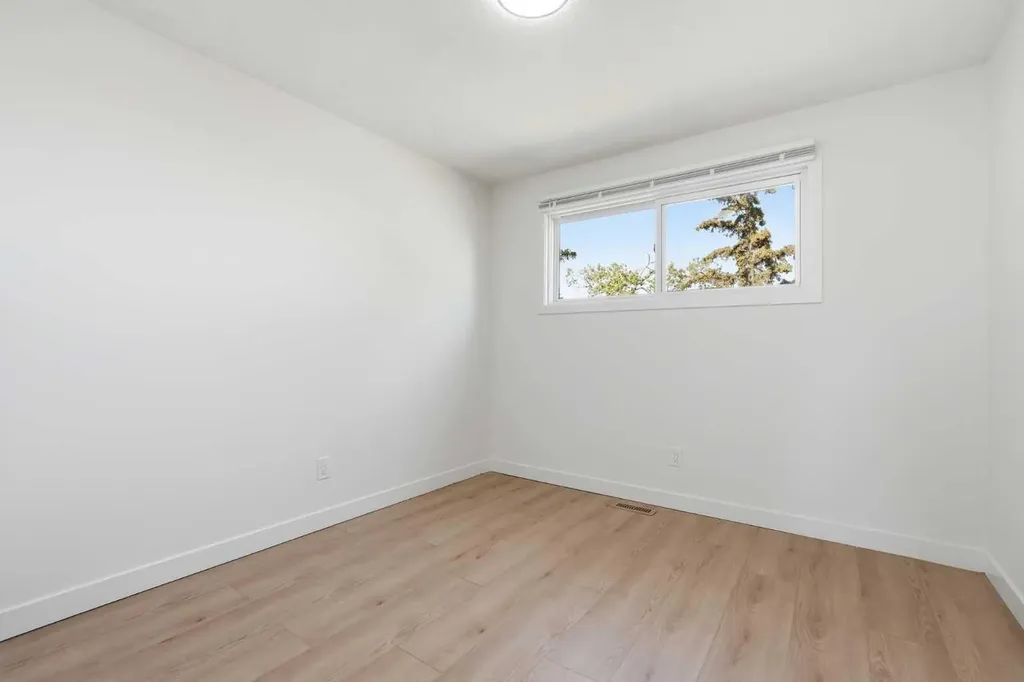 532 Rundleridge Drive NE Calgary AB t1y2k7