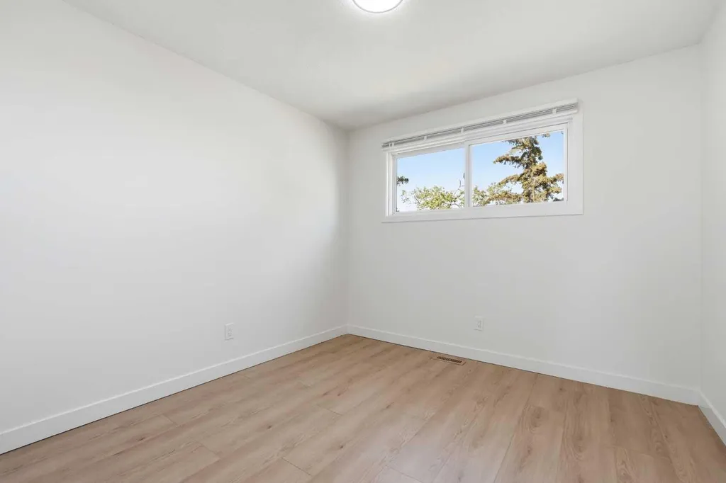 532 Rundleridge Drive NE Calgary AB t1y2k7