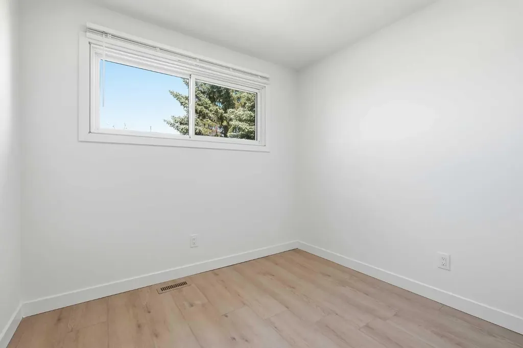 532 Rundleridge Drive NE Calgary AB t1y2k7