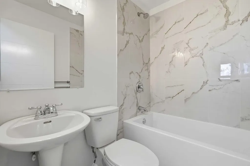 532 Rundleridge Drive NE Calgary AB t1y2k7