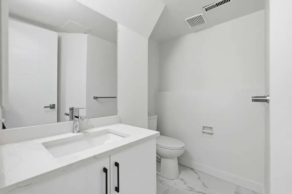 532 Rundleridge Drive NE Calgary AB t1y2k7