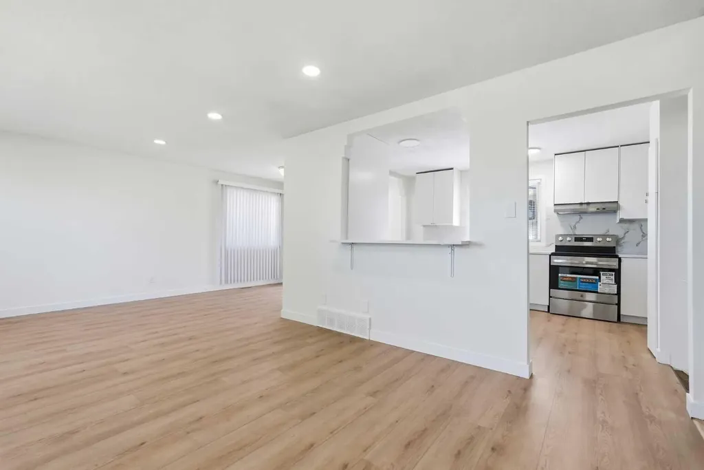 532 Rundleridge Drive NE Calgary AB t1y2k7