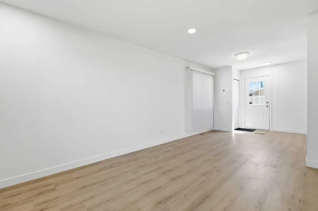 532 Rundleridge Drive NE Calgary AB t1y2k7