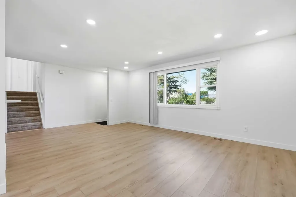 532 Rundleridge Drive NE Calgary AB t1y2k7