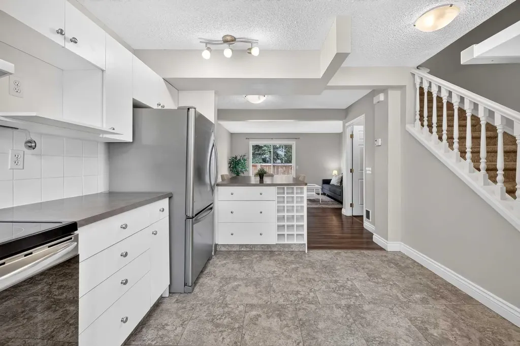 4810 40 Avenue SW Calgary AB T3E 1E5