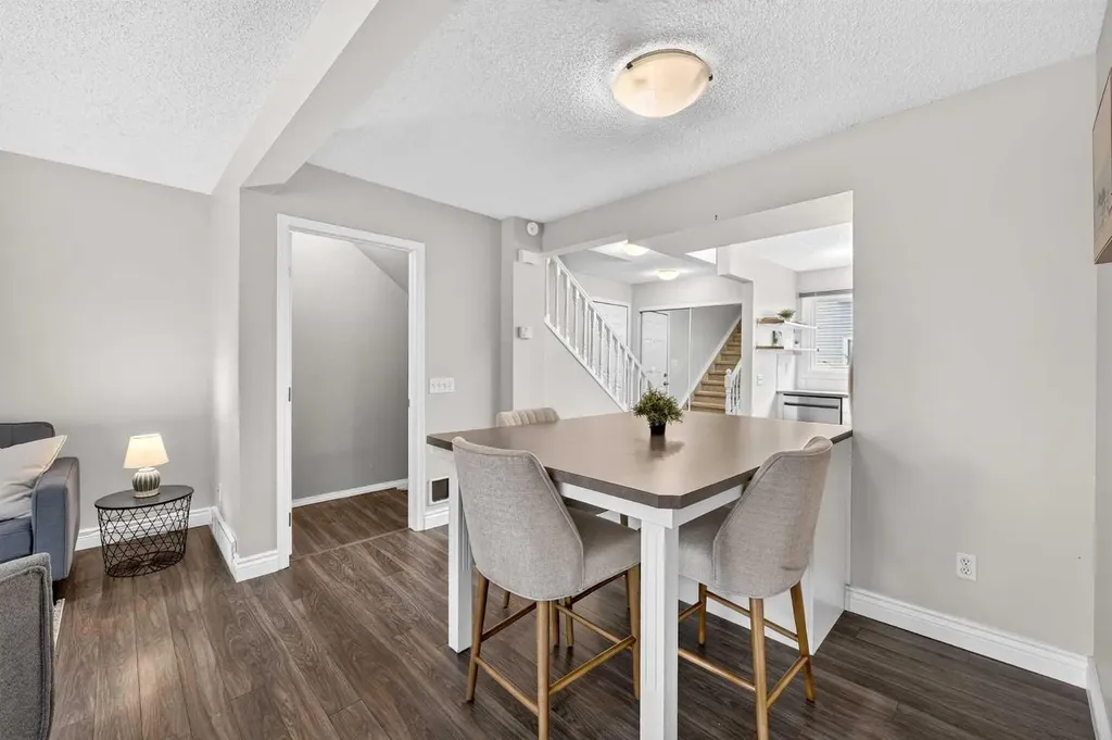 4810 40 Avenue SW Calgary AB T3E 1E5