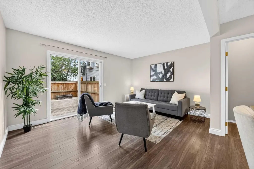 4810 40 Avenue SW Calgary AB T3E 1E5
