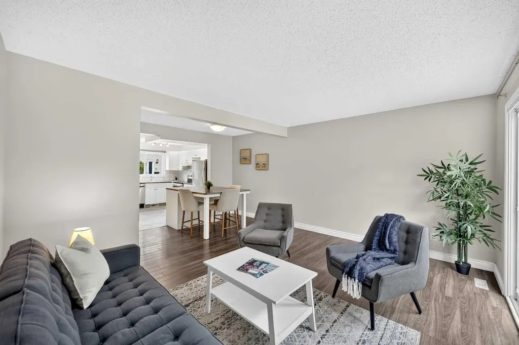 4810 40 Avenue SW Calgary AB T3E 1E5