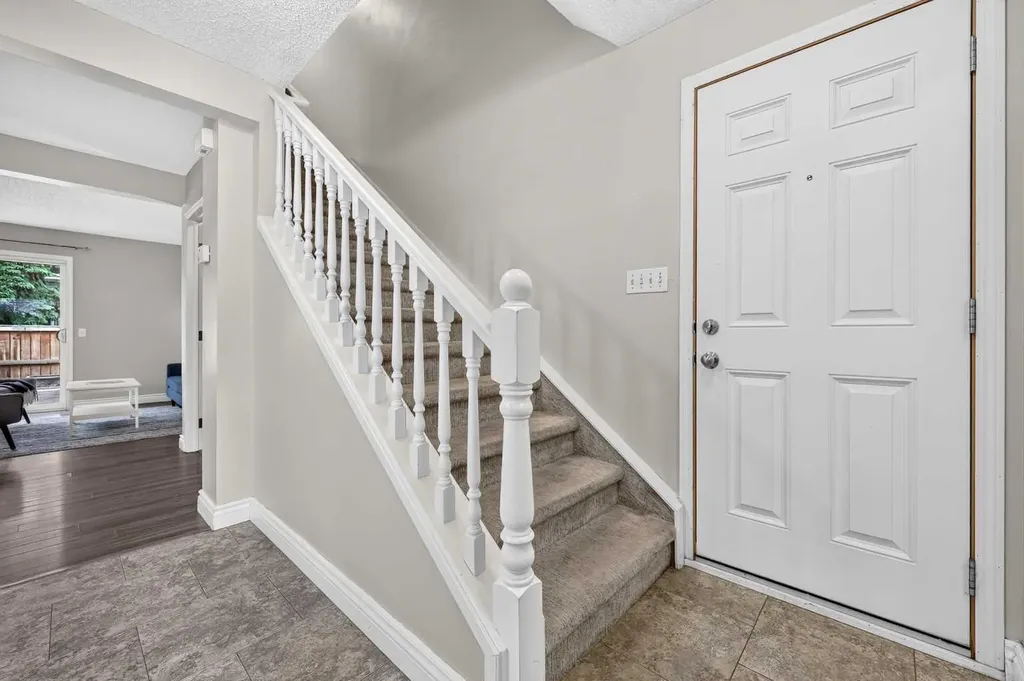 4810 40 Avenue SW Calgary AB T3E 1E5