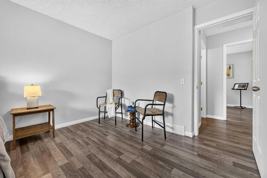 4810 40 Avenue SW Calgary AB T3E 1E5