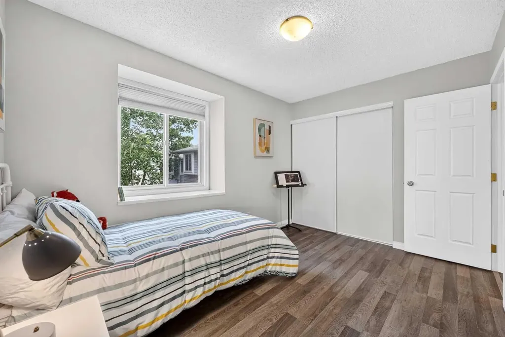 4810 40 Avenue SW Calgary AB T3E 1E5