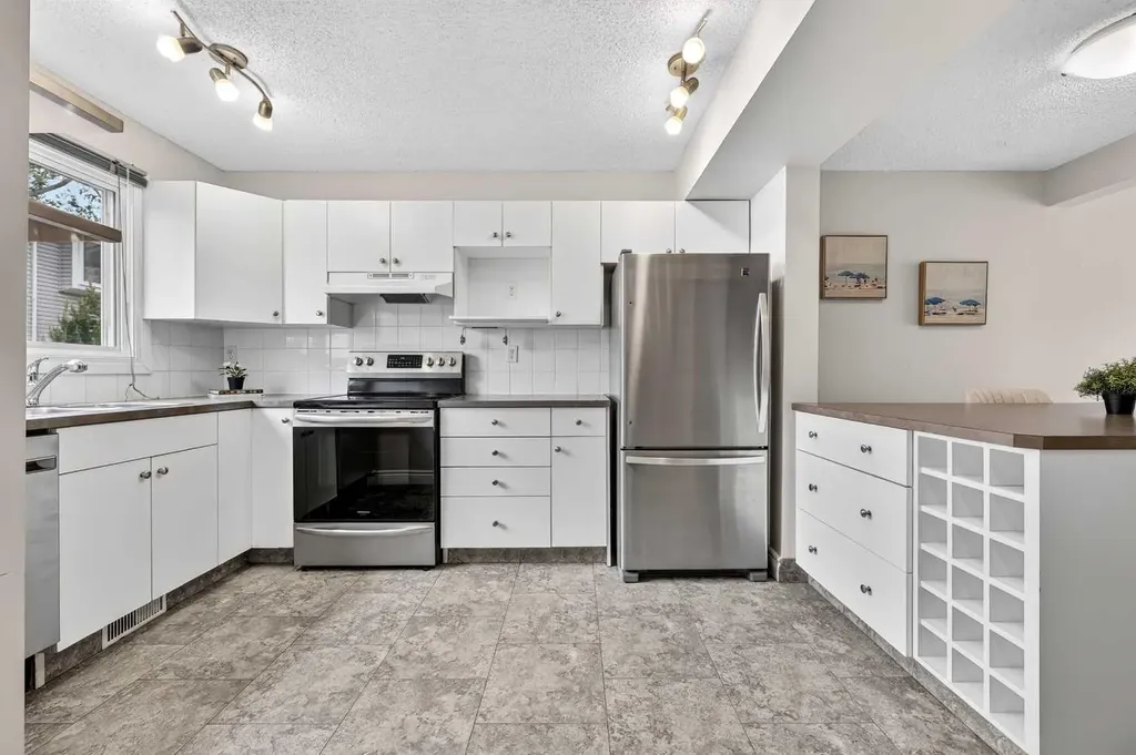 4810 40 Avenue SW Calgary AB T3E 1E5