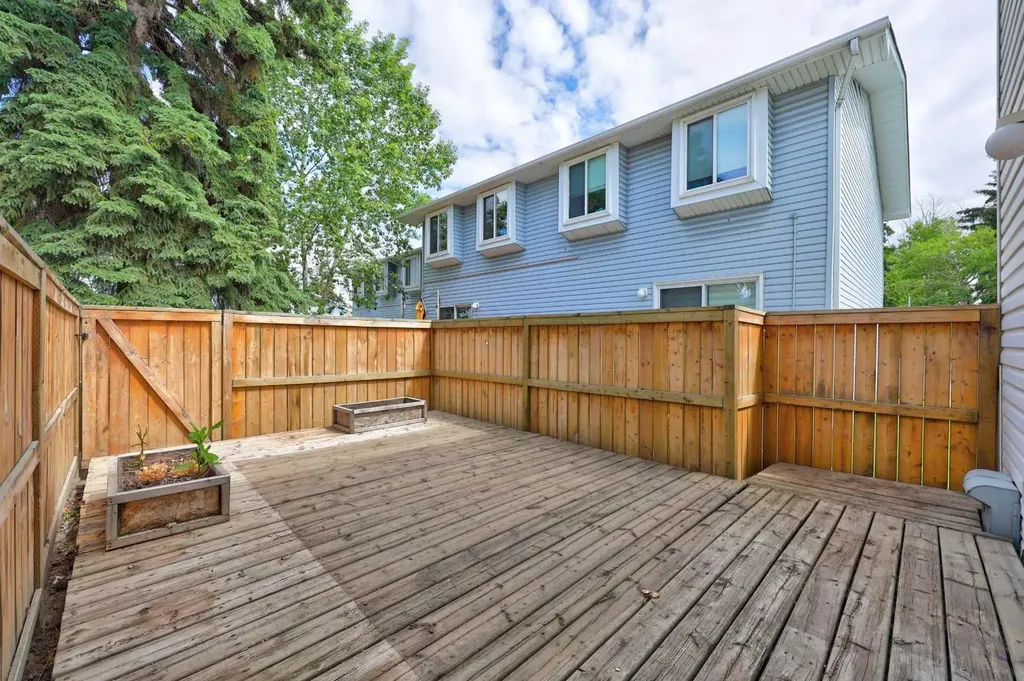 4810 40 Avenue SW Calgary AB T3E 1E5