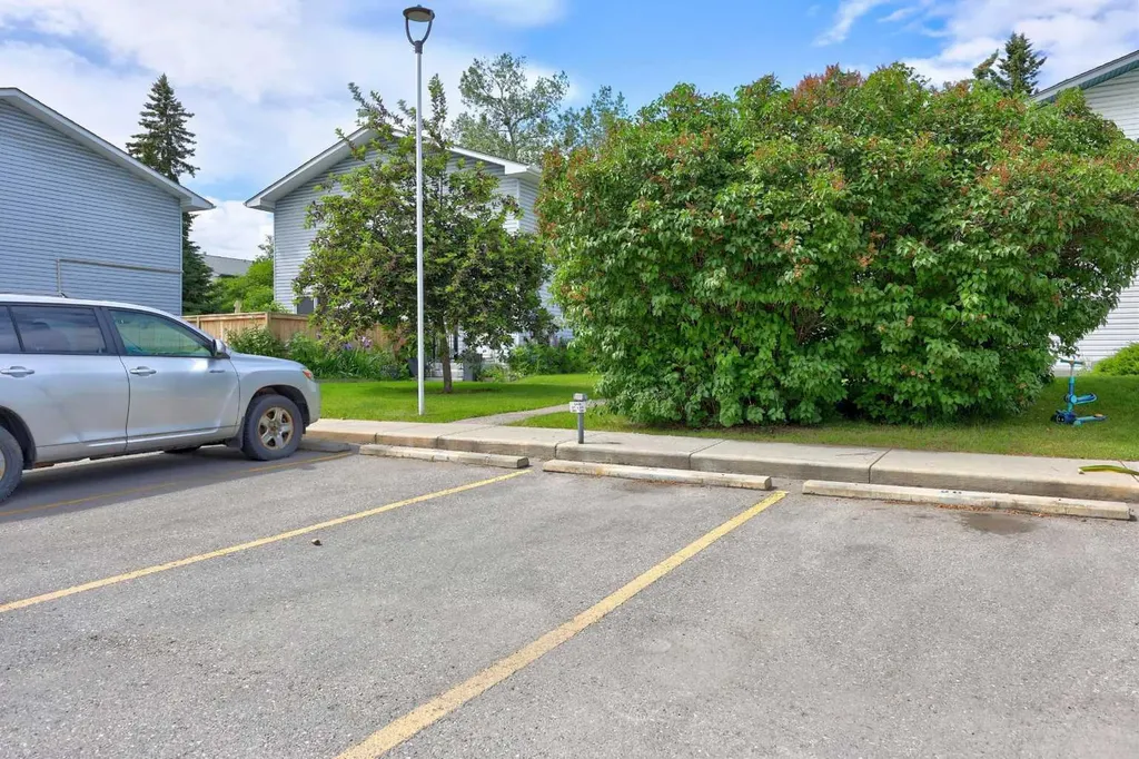 4810 40 Avenue SW Calgary AB T3E 1E5