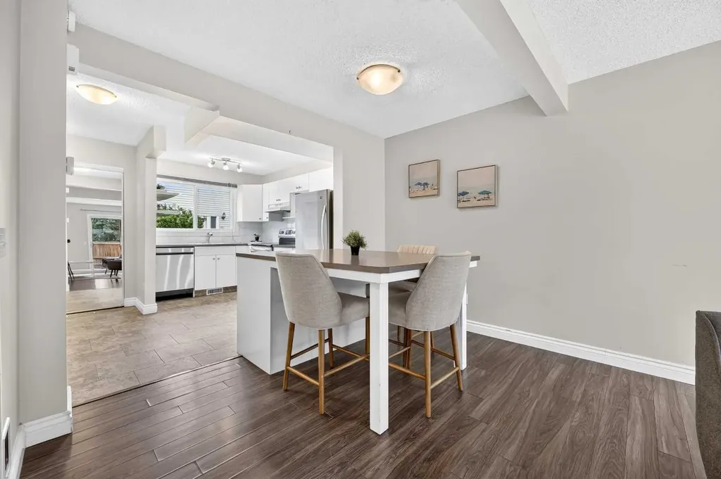 4810 40 Avenue SW Calgary AB T3E 1E5