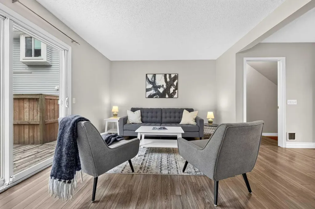 4810 40 Avenue SW Calgary AB T3E 1E5