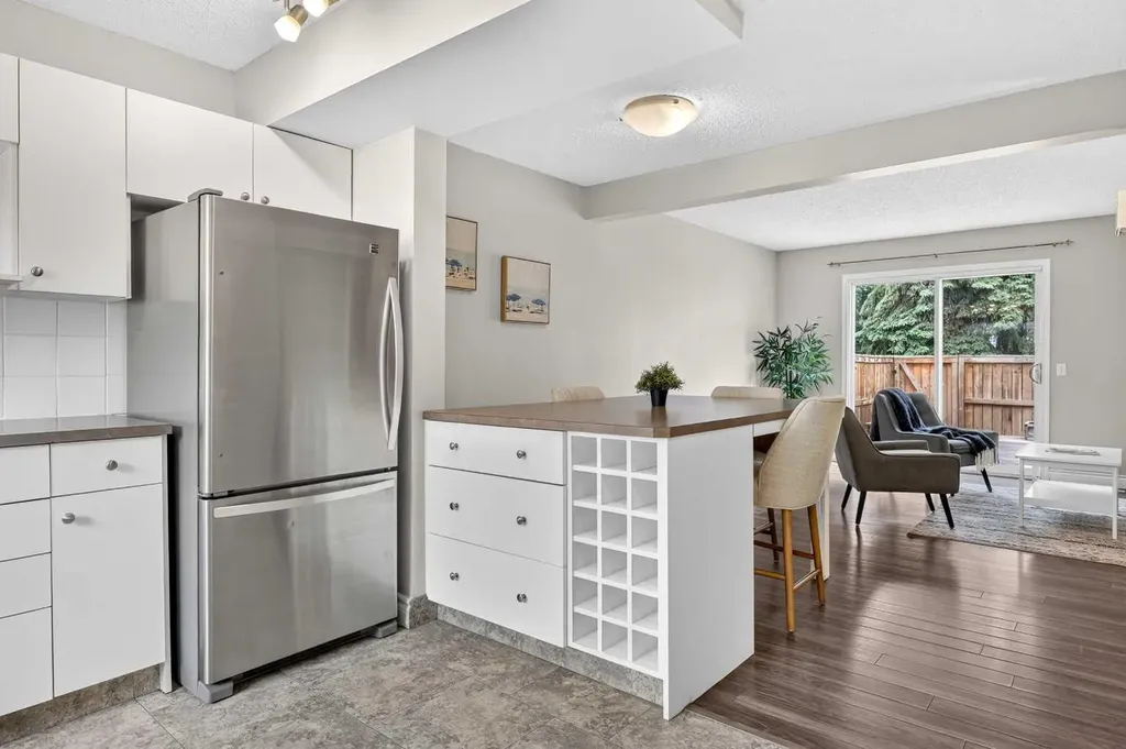 4810 40 Avenue SW Calgary AB T3E 1E5