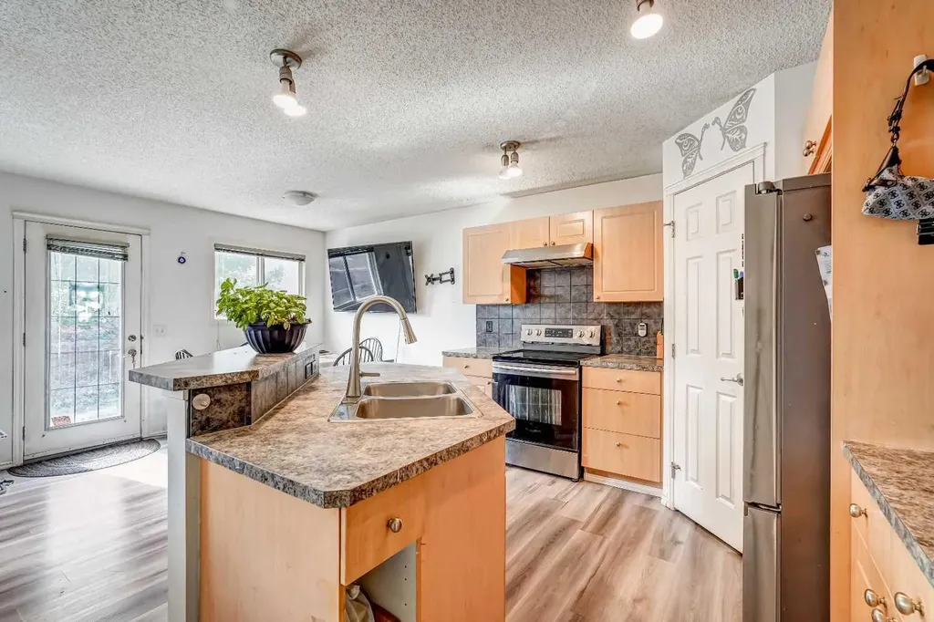 84 Saddletree Close NE Calgary AB T3J5H9