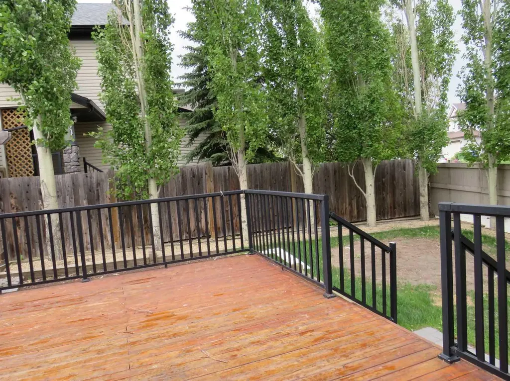 35 Panamount View NW Calgary AB T3K 0A6