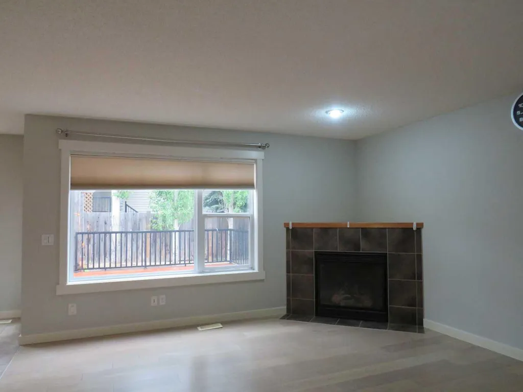 35 Panamount View NW Calgary AB T3K 0A6