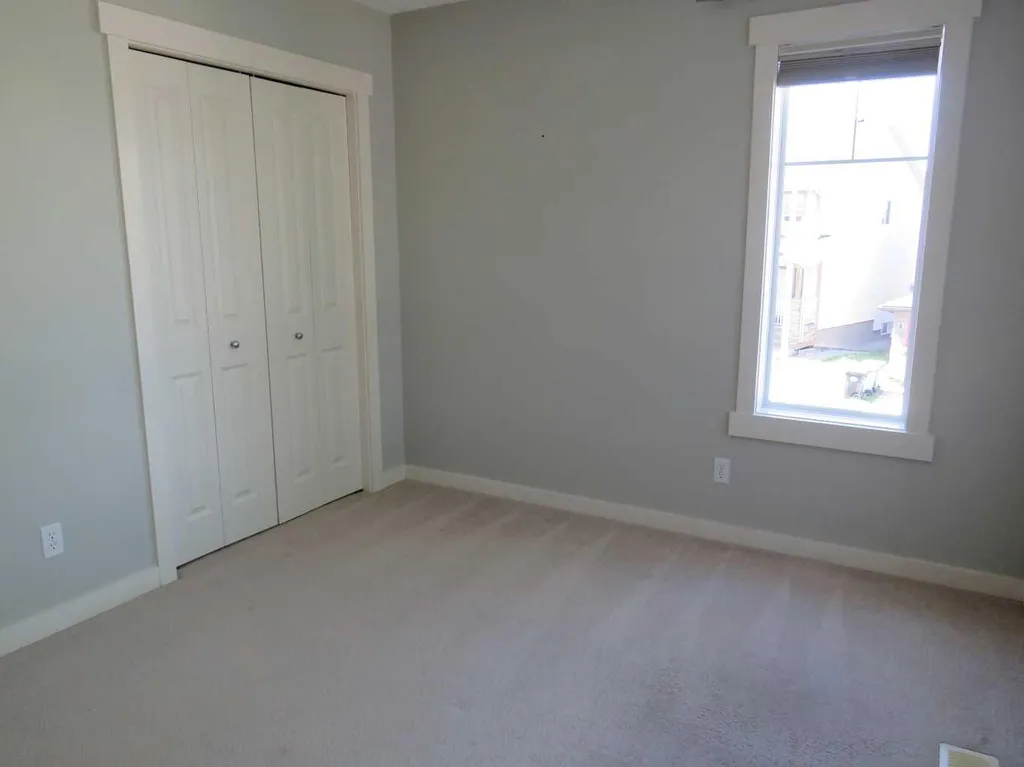 35 Panamount View NW Calgary AB T3K 0A6