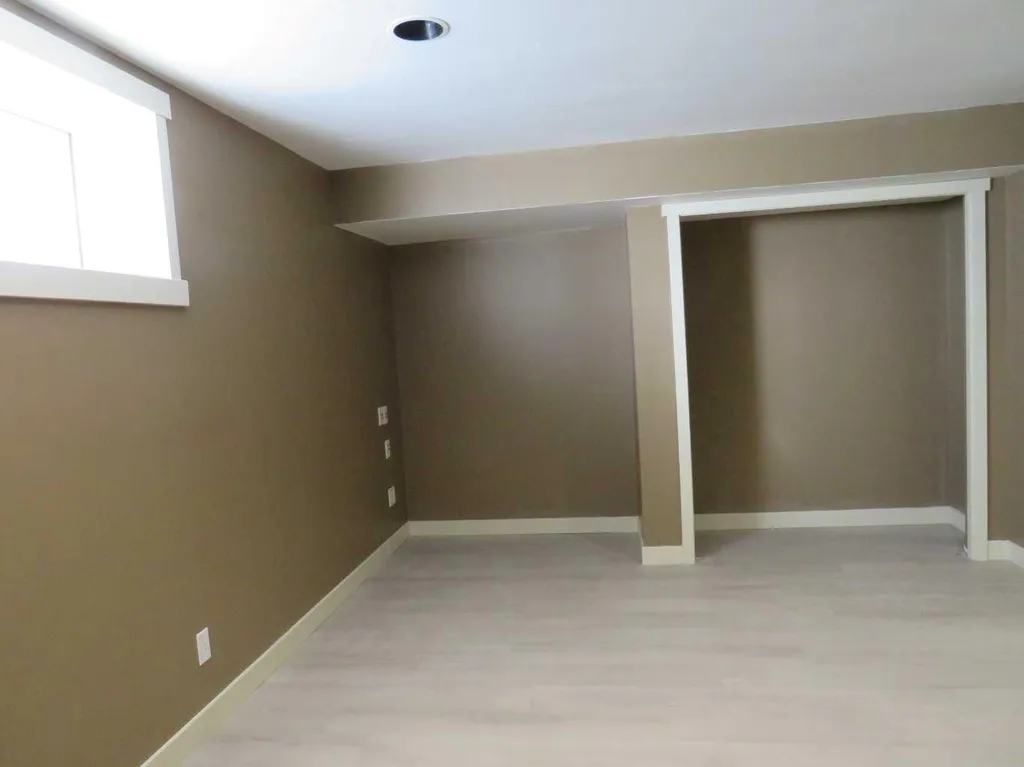 35 Panamount View NW Calgary AB T3K 0A6