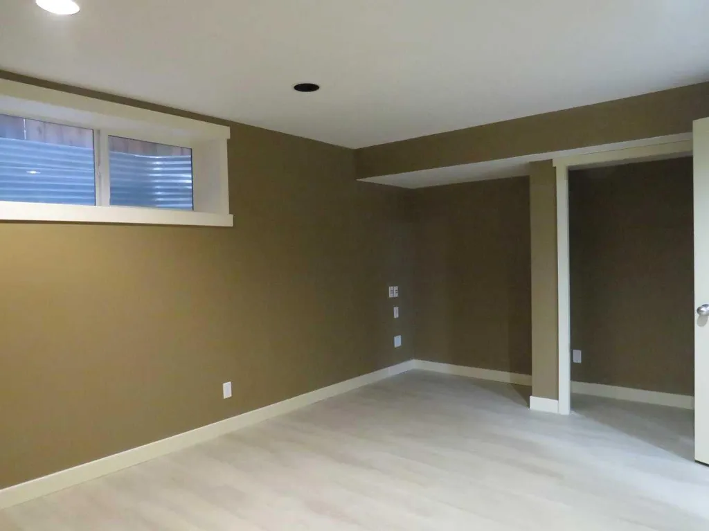 35 Panamount View NW Calgary AB T3K 0A6