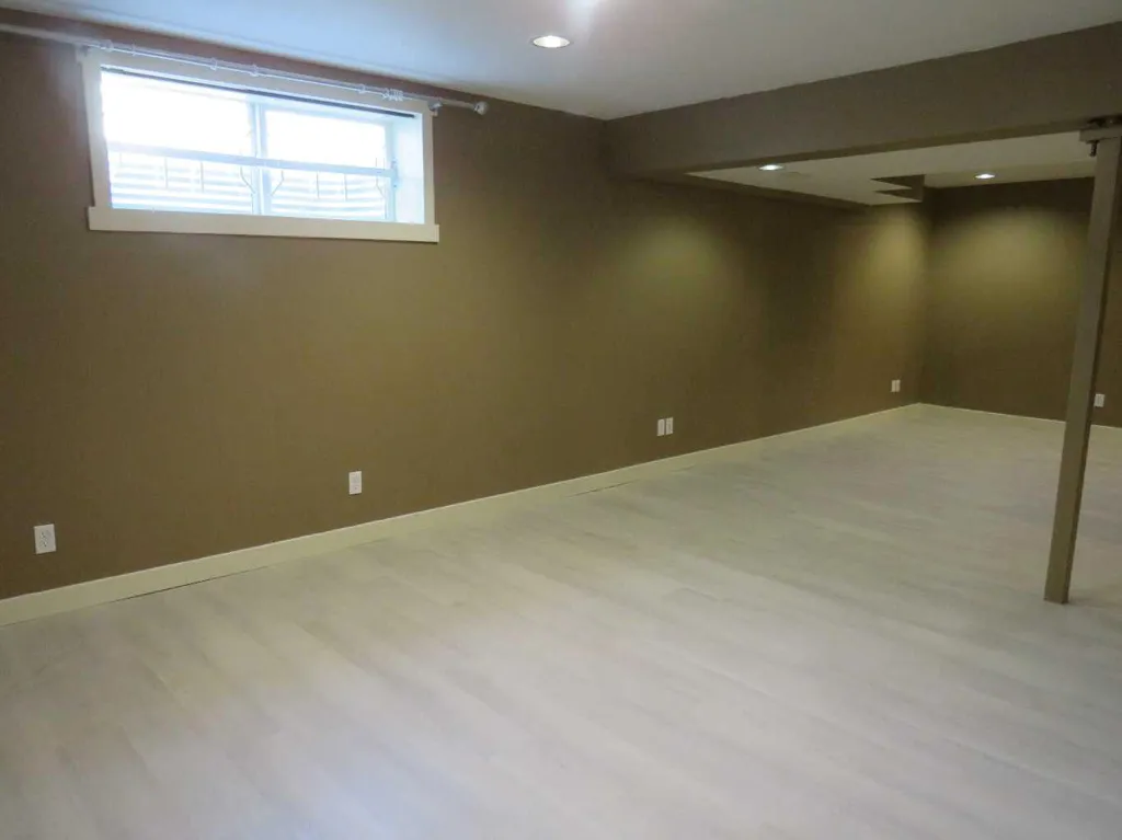 35 Panamount View NW Calgary AB T3K 0A6