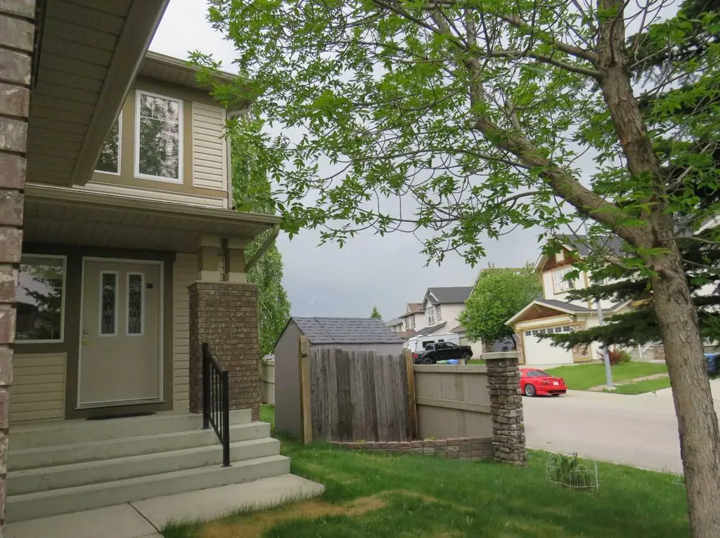 35 Panamount View NW Calgary AB T3K 0A6
