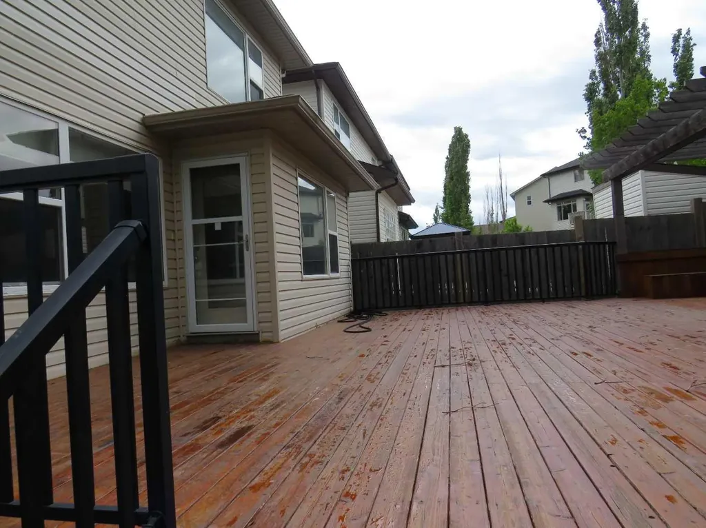 35 Panamount View NW Calgary AB T3K 0A6