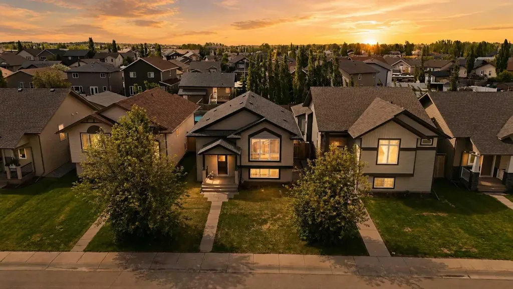 364 Kingston Drive Red Deer AB T4P 0H2