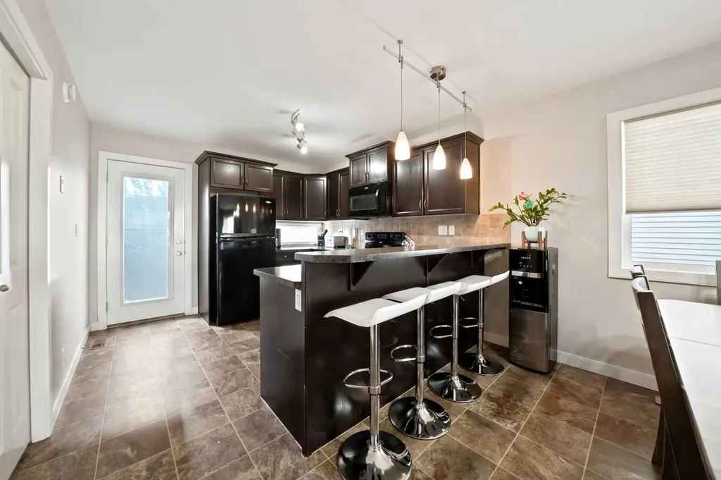 364 Kingston Drive Red Deer AB T4P 0H2