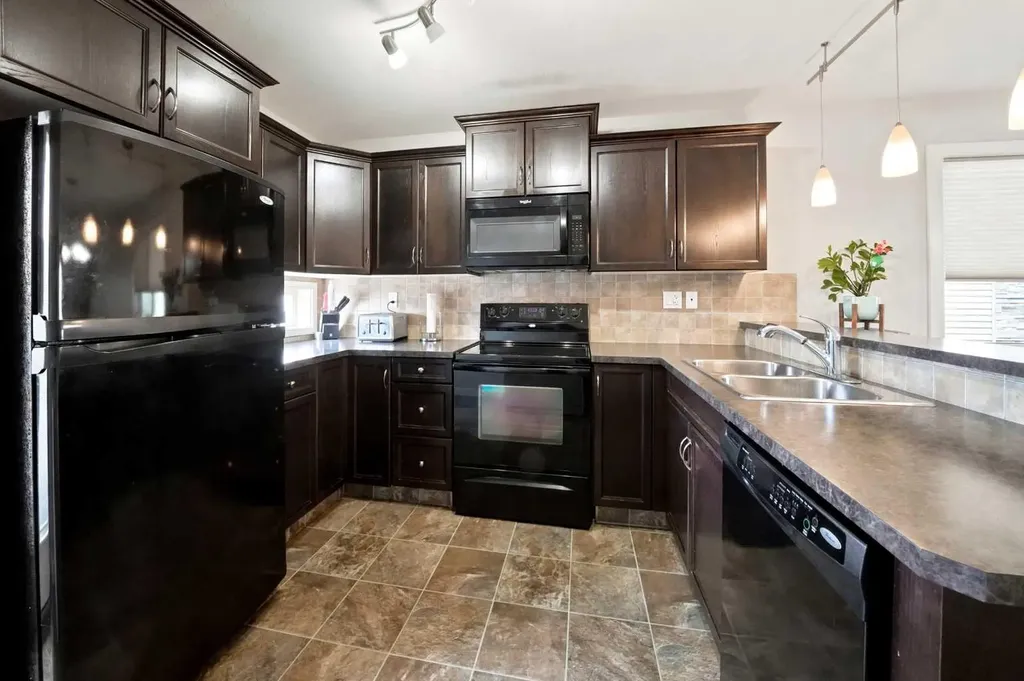364 Kingston Drive Red Deer AB T4P 0H2