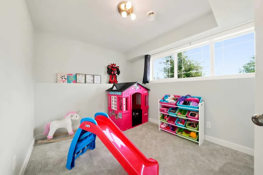 364 Kingston Drive Red Deer AB T4P 0H2