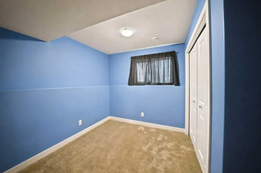 364 Kingston Drive Red Deer AB T4P 0H2
