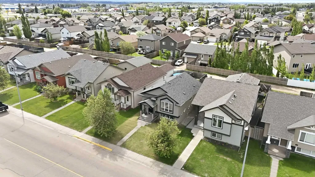 364 Kingston Drive Red Deer AB T4P 0H2