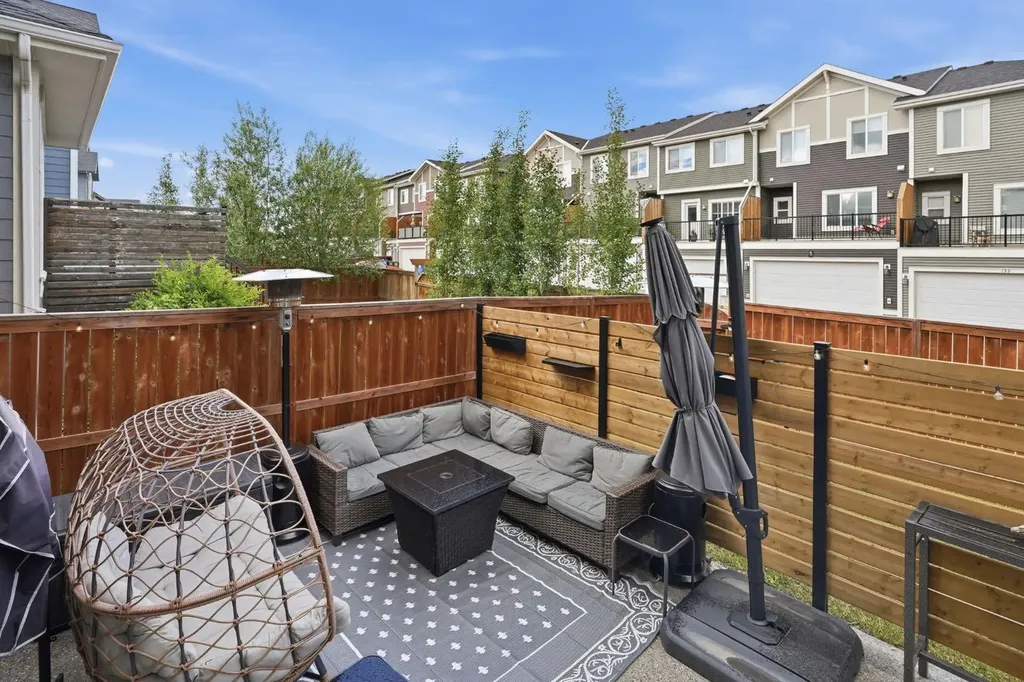 48 Sundown Way Cochrane AB T4C 2M4