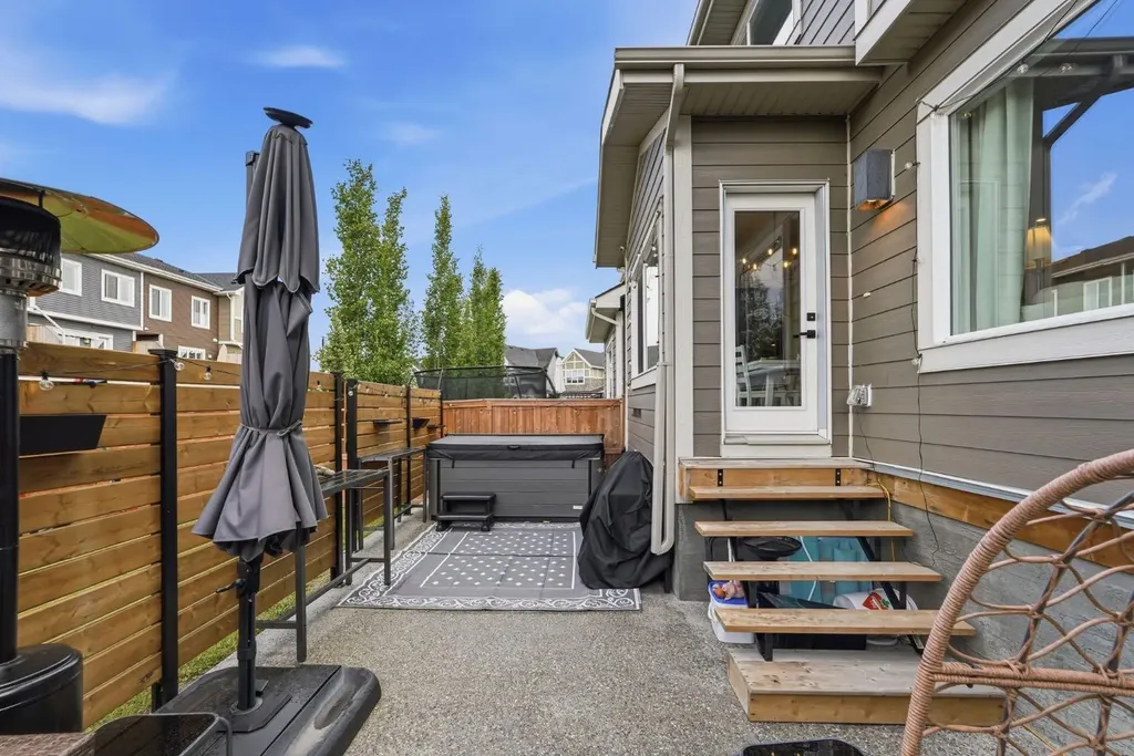48 Sundown Way Cochrane AB T4C 2M4