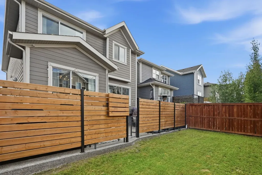 48 Sundown Way Cochrane AB T4C 2M4