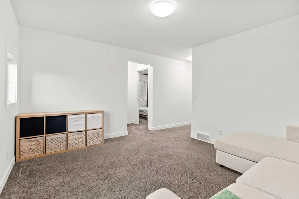 40 Willow Green SW Airdrie AB T4B 5M3