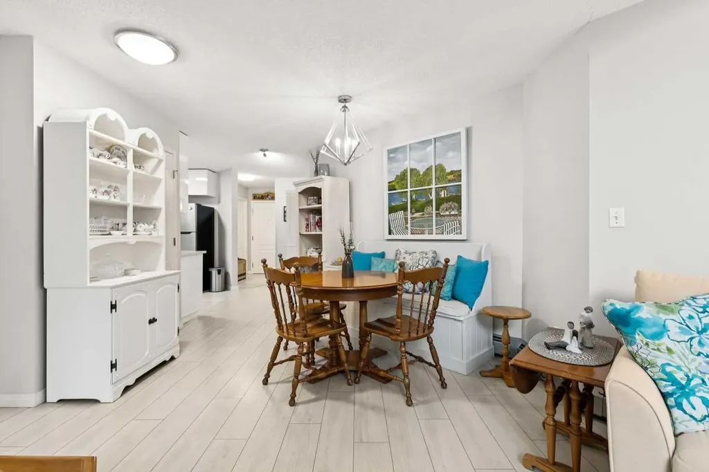 30 Sierra Morena Mews SW Calgary AB T3H 3K7
