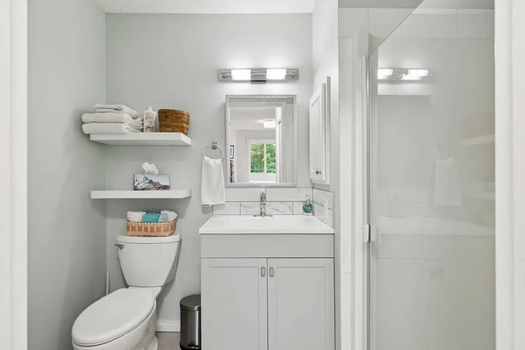 30 Sierra Morena Mews SW Calgary AB T3H 3K7