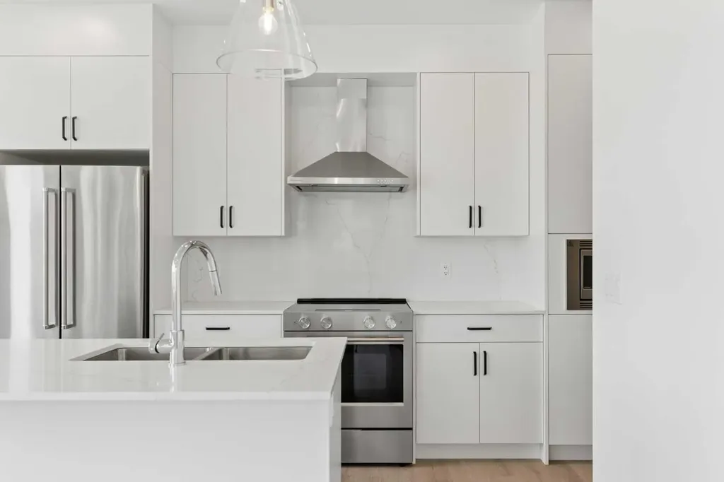 1453 Na'a Drive SW Calgary AB T3H 6H7